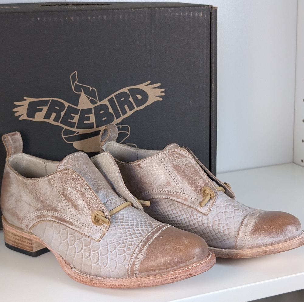 Freebird by Steven Taupe Snake Embossed Mabel Oxfords Sz 7